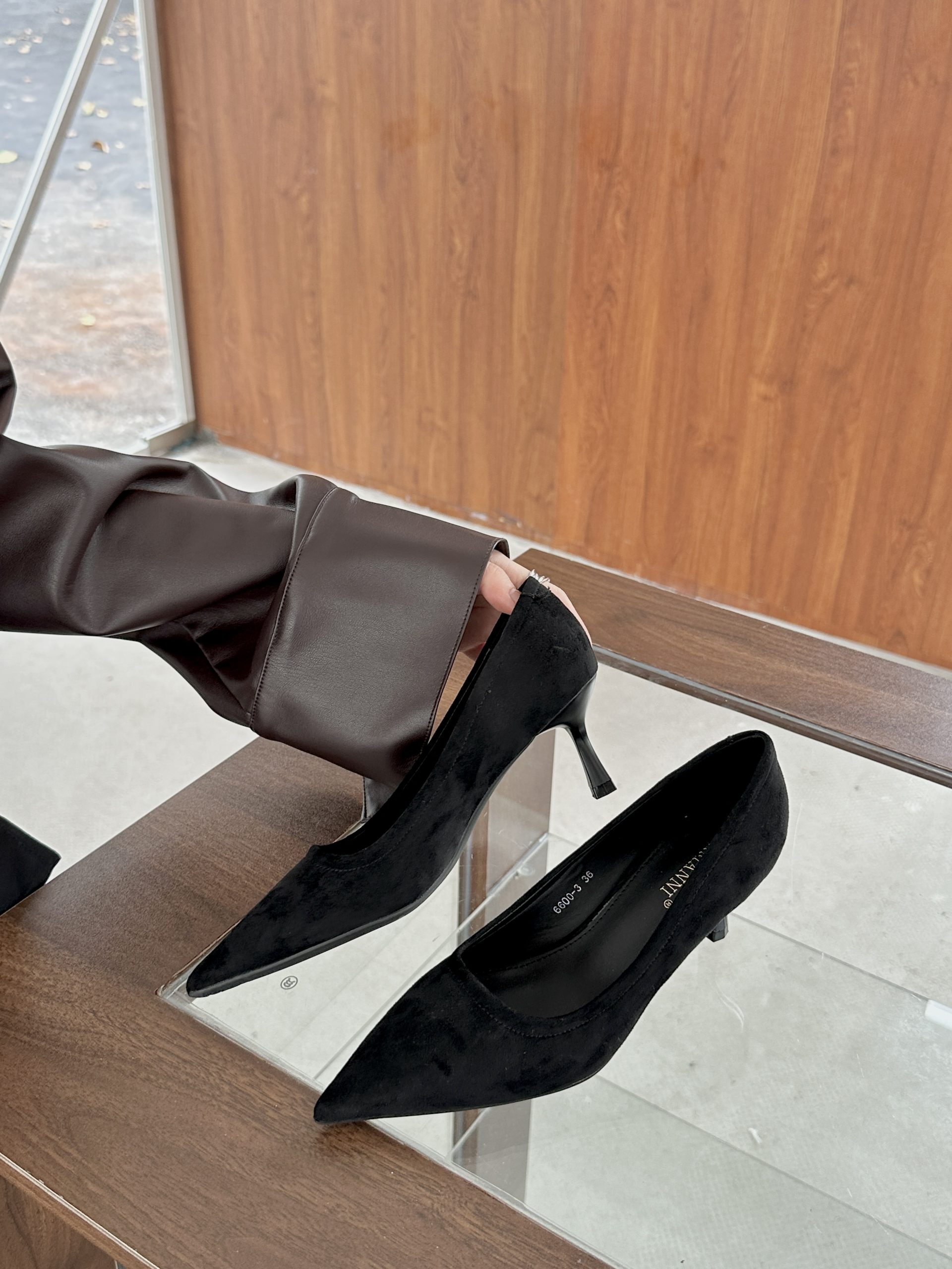 2024 New Suede Pointed Toe Thin Heel Low Top Women's Work Shoes Korean Style Comfortable Slip-On