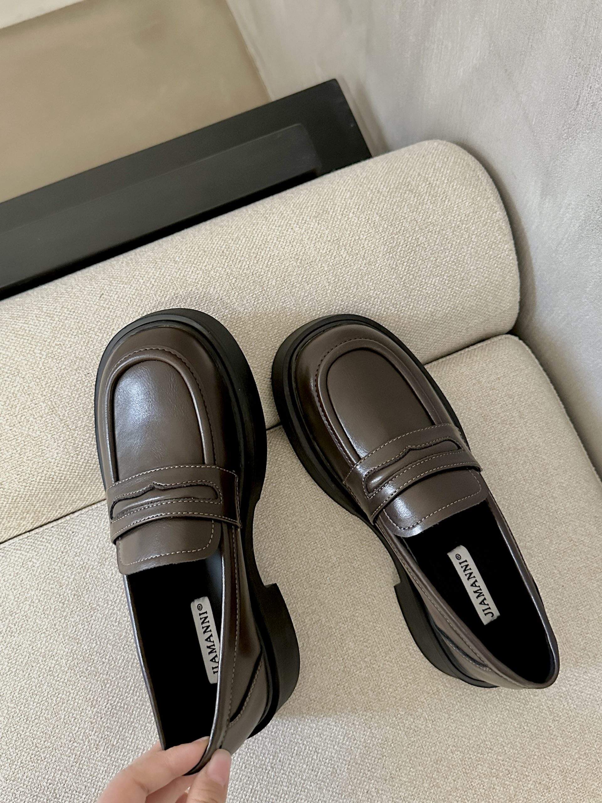 Black Leather Women's Loafers British Style 2024 New Autumn Thick Sole Slip-on Flat Shoes Large Size 40