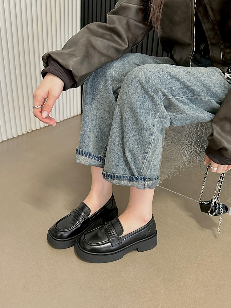 Black Leather Women's Loafers British Style 2024 New Autumn Thick Sole Slip-on Flat Shoes Large Size 40