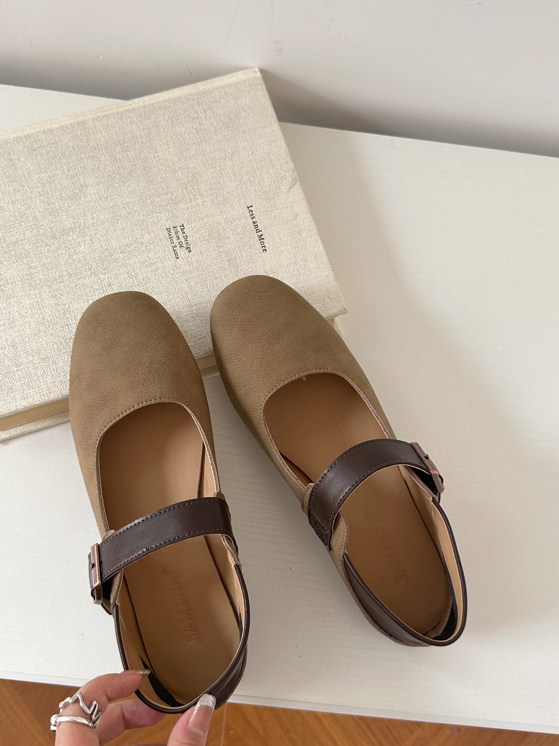 jiamanni-womens-retro-two-tone-mary-jane-flat-shoes-comfortable-slip-on-loafers-for-daily-commute_3 JIAMANNI Women's Retro Two-Tone Mary Jane Flat Shoes - Comfortable Slip-On Loafers for Daily Commute