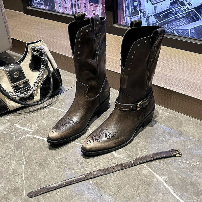 Vintage Distressed Short Chelsea Boots Women Low Heel Pointed Toe Cowboy Boots V-Notch Belt Rider Short Boots