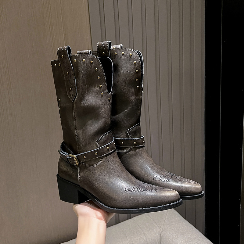 vintage-distressed-short-chelsea-boots-women-low-heel-pointed-toe-cowboy-boots-v-notch-belt-rider-short-boots_1 Vintage Distressed Short Chelsea Boots Women Low Heel Pointed Toe Cowboy Boots V-Notch Belt Rider Short Boots